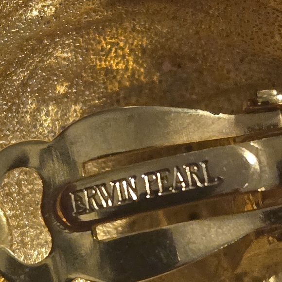 Erwin Pearl Gold Shell Shaped Earrings - Picture 4 of 6